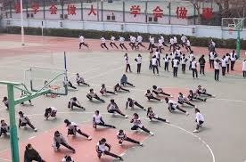 三连败困境中突围！公牛主场迎战独行侠，武切维能否力挽狂澜？