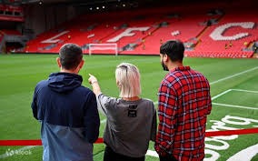 不止于“皮肤”：当非遗剪纸成为益世界《这城有良田》城池生长的“肌理”