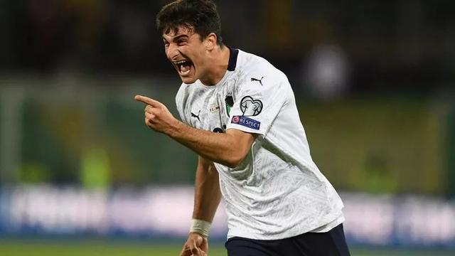 育的蓬勃发 育的蓬勃发